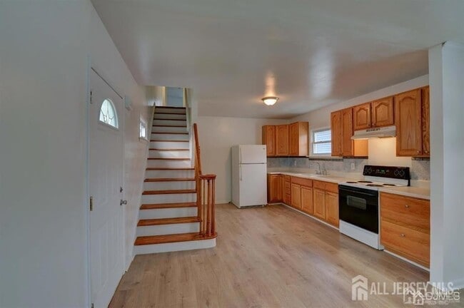 Photo - 115 Pulaski Ave Apartment