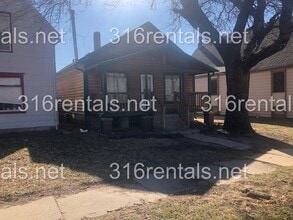 Building Photo - 223 W 7th St