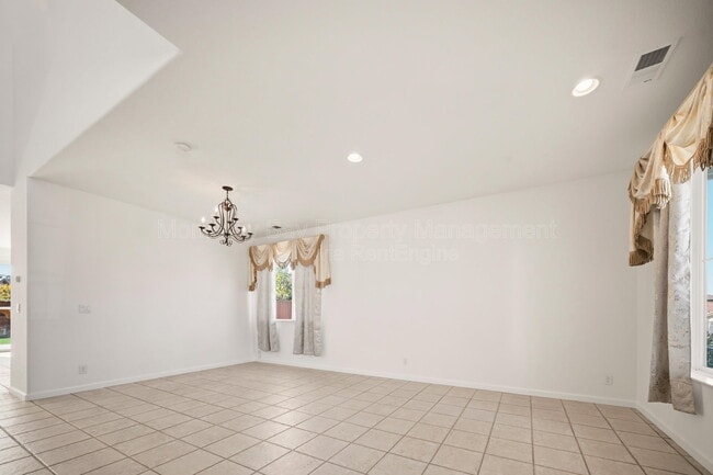 Building Photo - 4725 Sea Ridge Ct