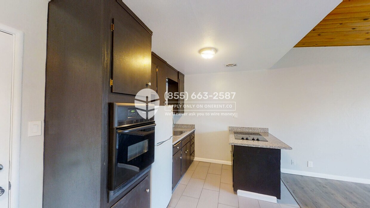 Primary Photo - 22555 Linden St