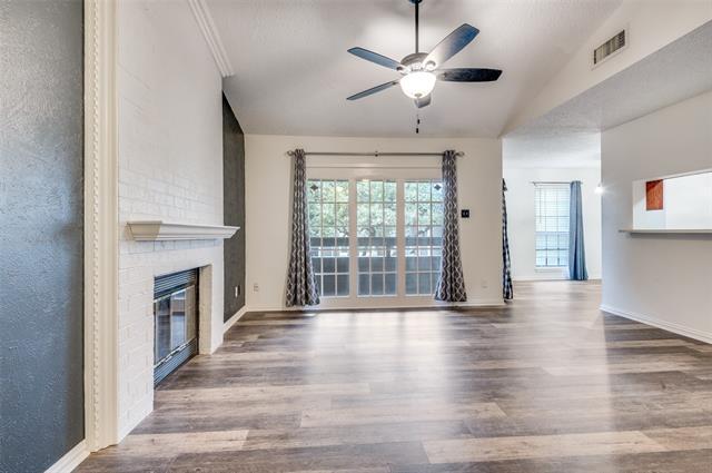 Foto del edificio - 1207 Quail Valley Ln