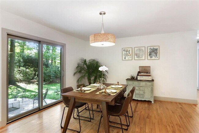 Foto del edificio - 1995 Commodore Ln