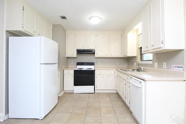 Foto del edificio - 7839 Coronet Way