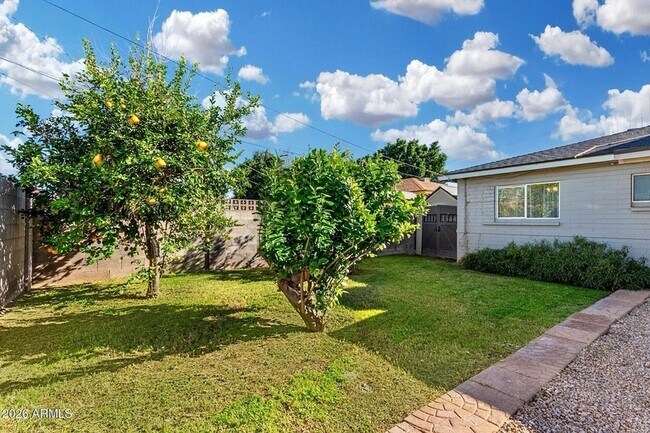 Foto del edificio - 1412 W 7th Pl