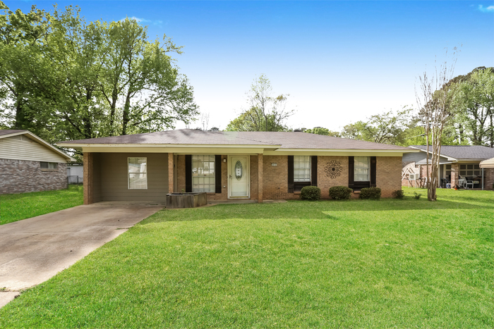 Primary Photo - Charming Brick Bungalow in Pearl, MS