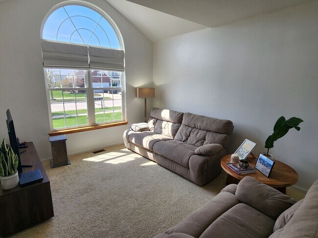 Foto del edificio - Kenosha 4 bedroom home