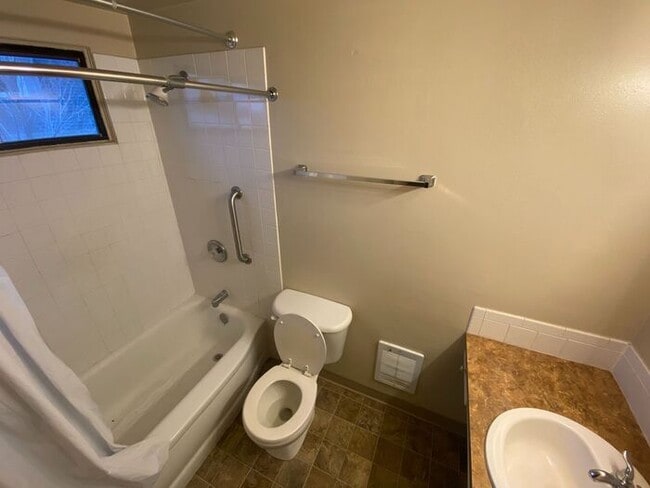 Building Photo - One Bedroom Duplex - Unit 708