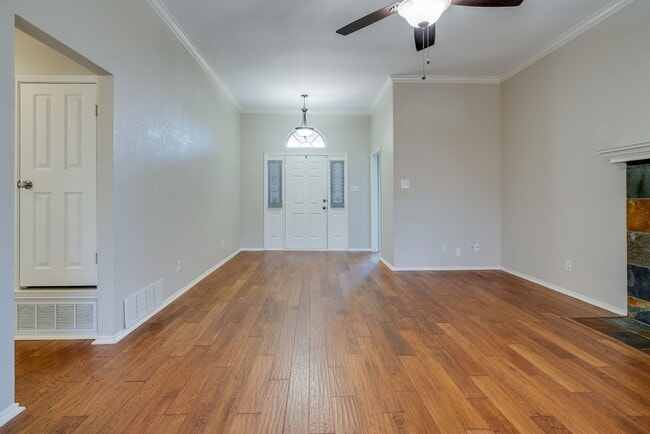 Building Photo - Keller ISD! Granite