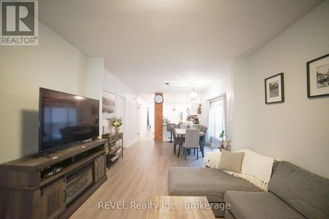 Building Photo - 50 Pelham Rd