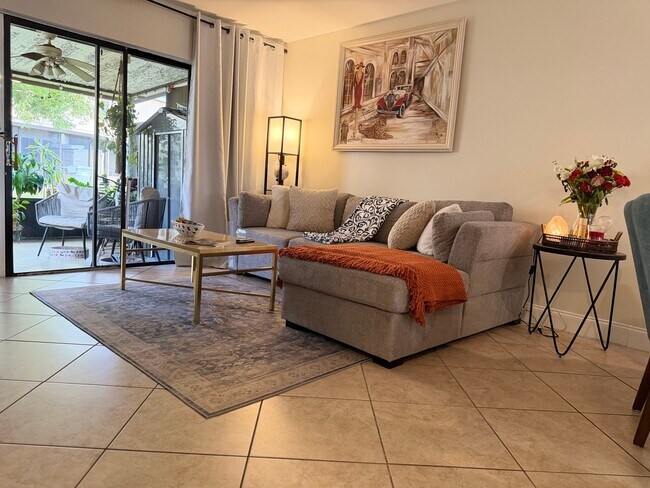 Foto del edificio - 3370 Beau Rivage Dr