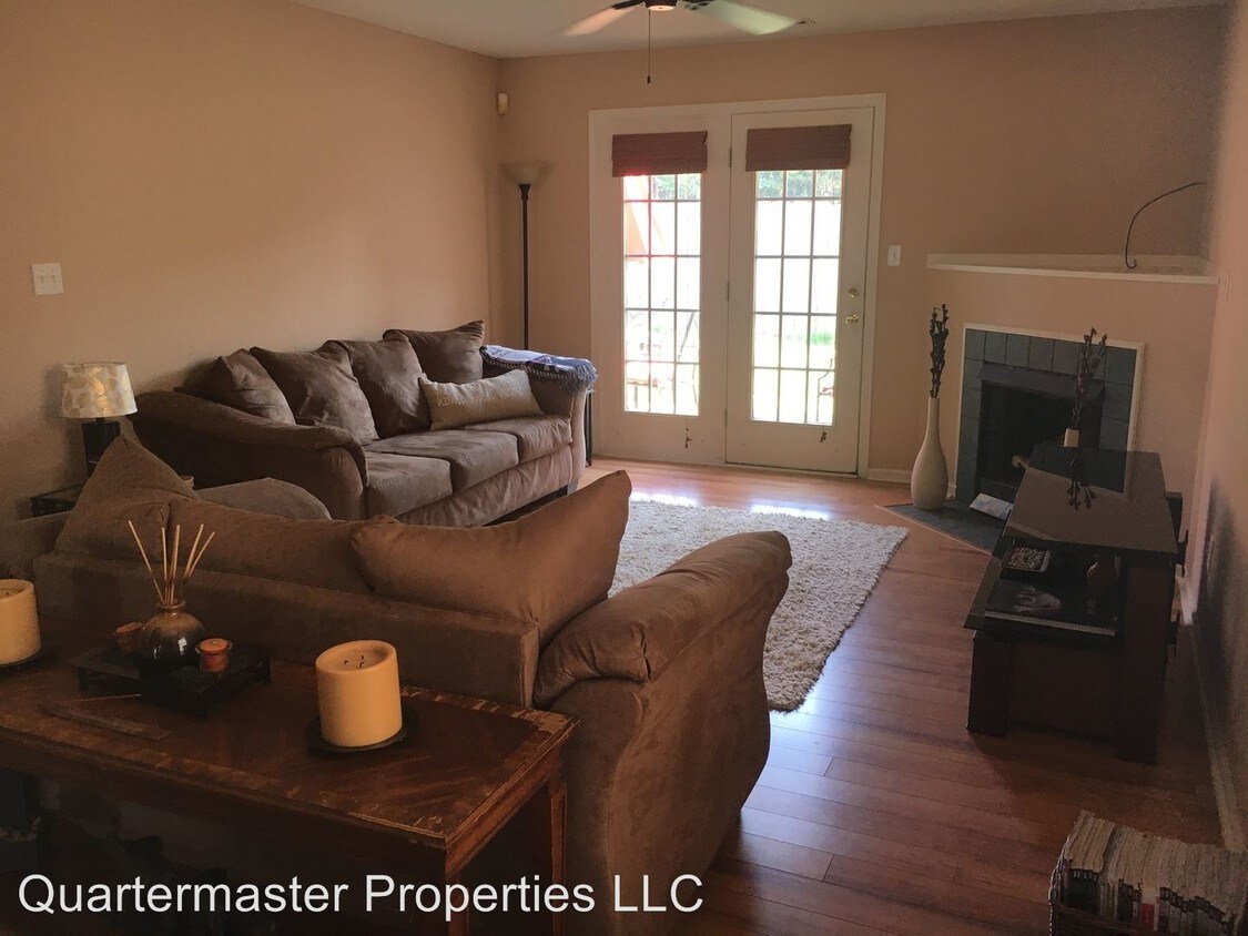 Primary Photo - 508 W Calhoun Crossing Ct