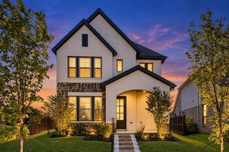 Building Photo - 905 Carnation Dr