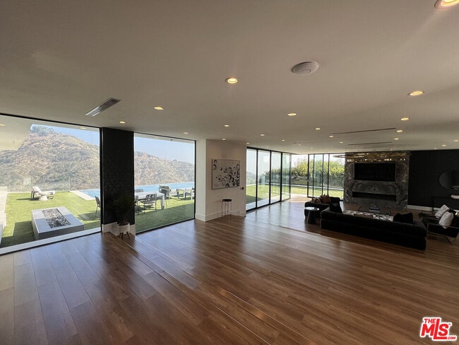 Building Photo - 2110 Hercules Dr