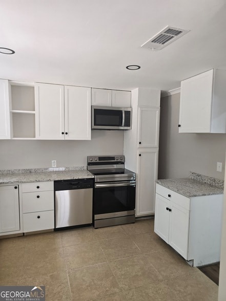 Building Photo - 4201 Lindsey Dr