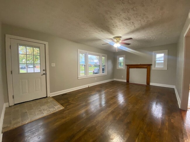 Building Photo - 3 Bedroom 1 Bathroom Home in Greene County...