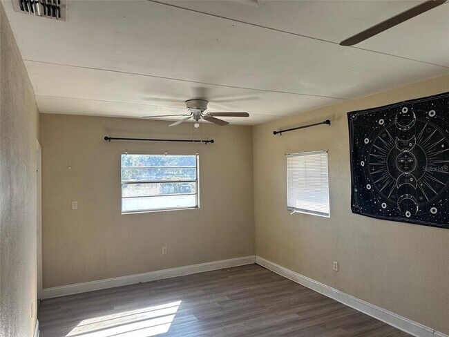 Foto del edificio - 485 W Assembly St