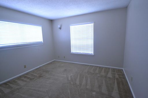 Foto del edificio - Cute Harmony Hills Fourplex