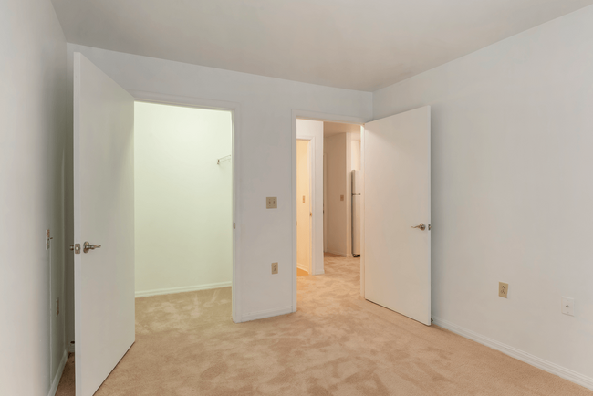Foto del edificio - Silver Hill at Arboretum Apartments