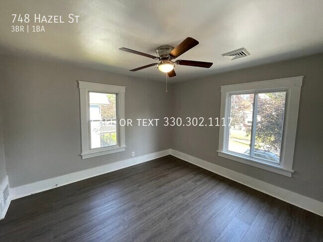 Foto del edificio - Second level three bedroom one bathroom du...