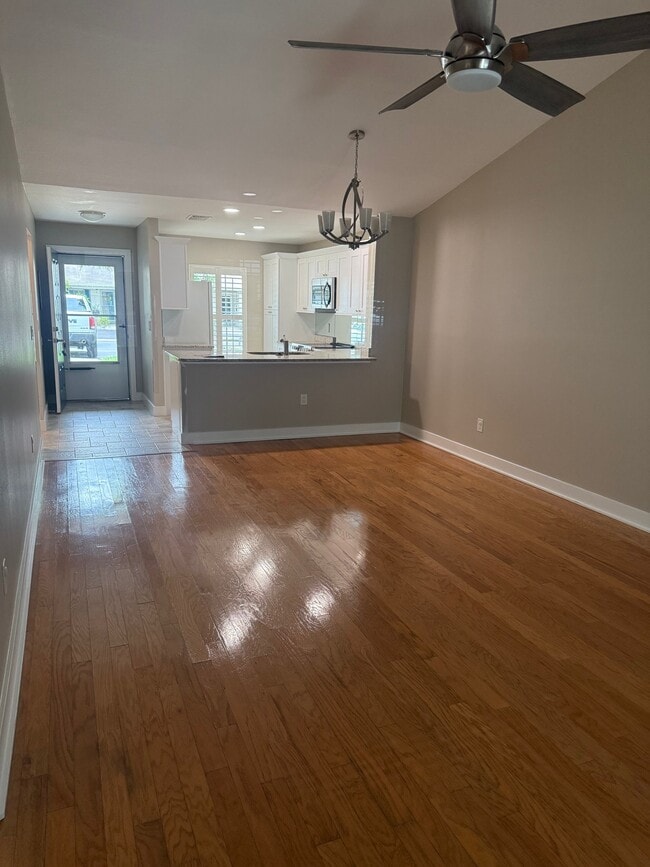 1135 Dover Ct