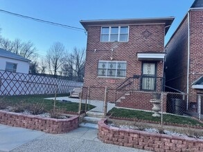 Building Photo - 173-11 Booth Memorial Ave