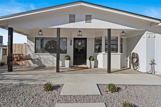 Building Photo - 8079 Disney Dr