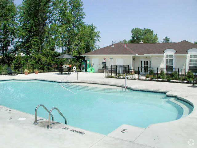 Heated Pool - Portside Apartments