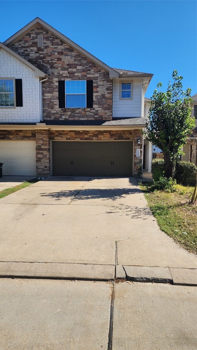 Building Photo - 11428 Hackmatack Way