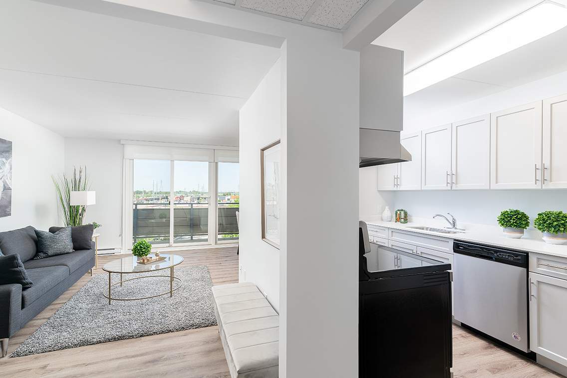 Building Photo - Adamar Manor