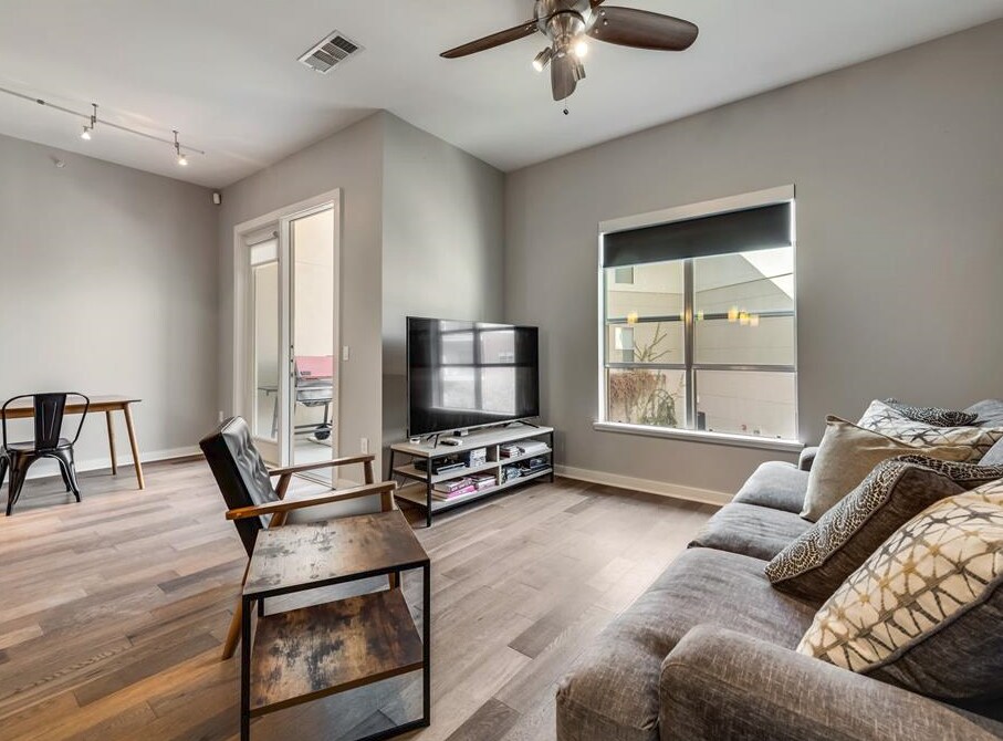 Primary Photo - 2950 McKinney