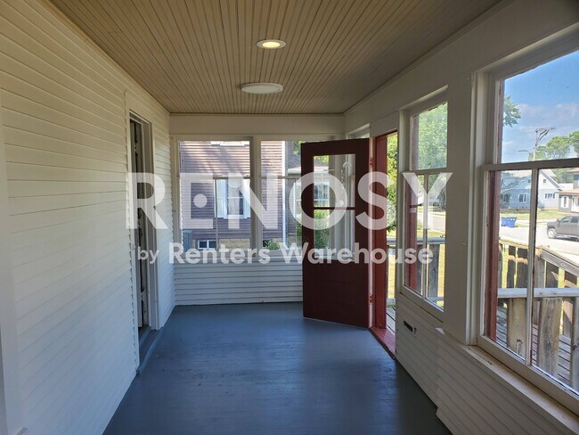 Foto del edificio - 608 Red Wing Ave