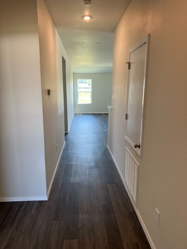 Foto del edificio - Beautiful Brand New Homes-Carley Crossings
