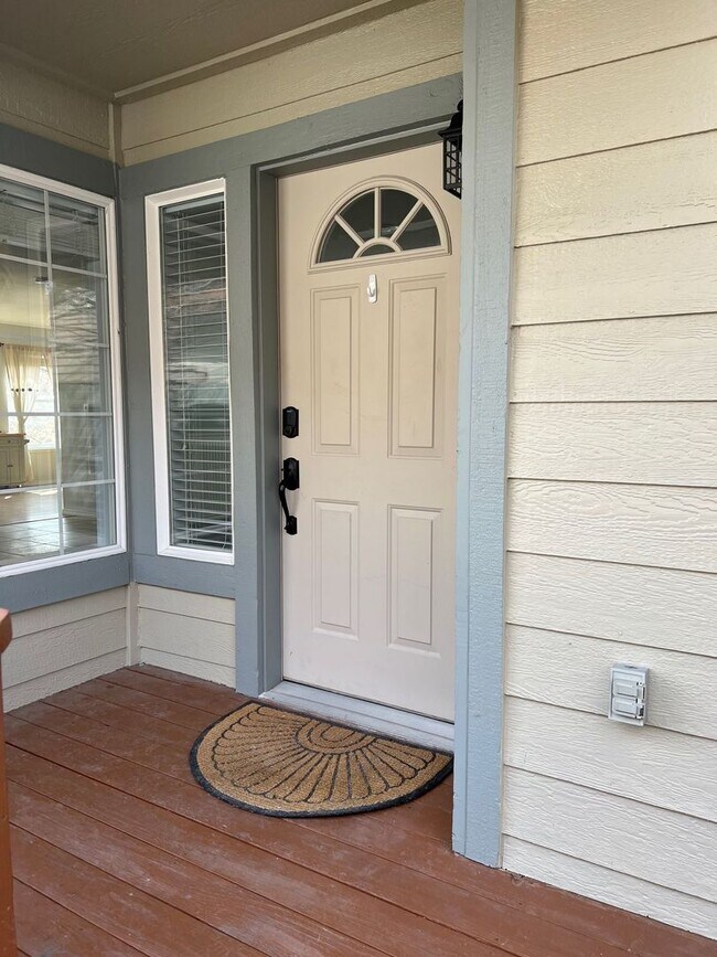 Building Photo - Southwest Home Available to Lease