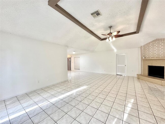 Building Photo - 6115 Briar Terrace Dr