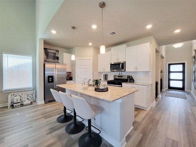 Building Photo - 8401 Hazel River Dr