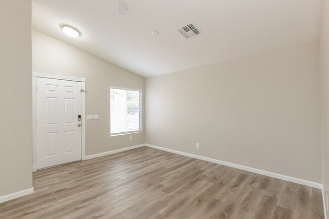 Building Photo - 11509 W Shaw Butte Dr