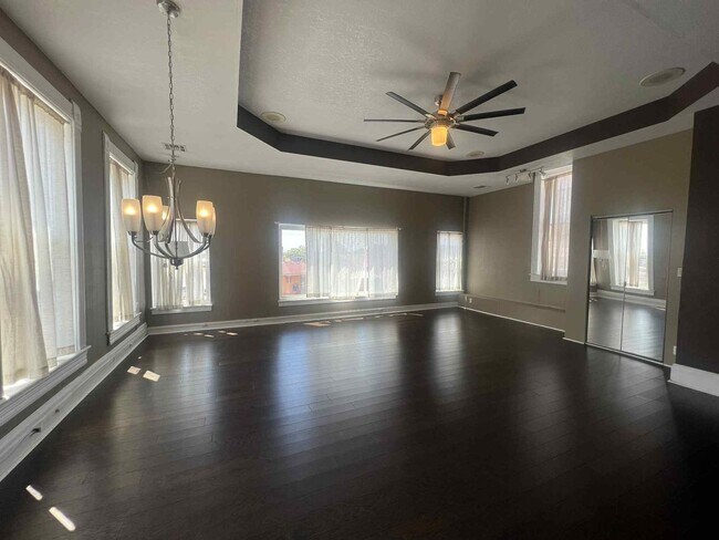 Building Photo - COMING SOON: Spacious Loft Living in the H...