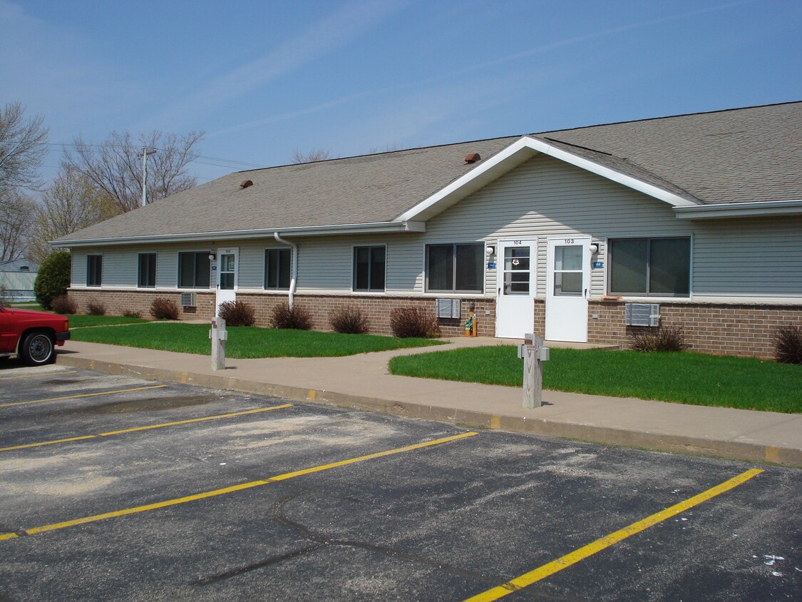 Primary Photo - Park Street Apartments