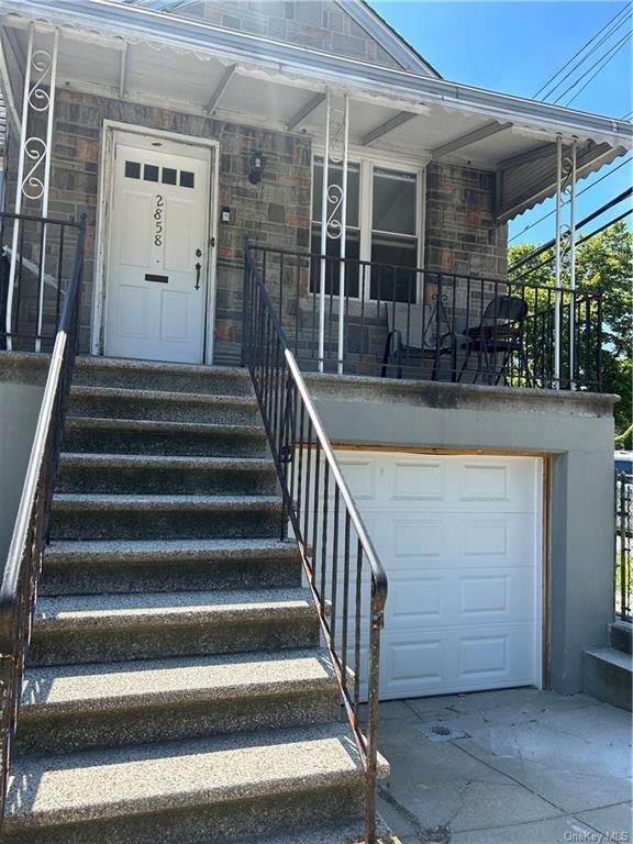 Primary Photo - 2858 Coddington Ave