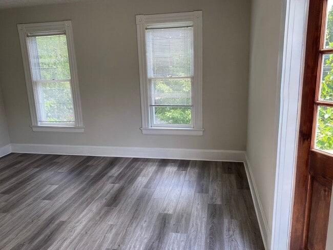 Building Photo - NOW LEASING FOR FALL ‘26