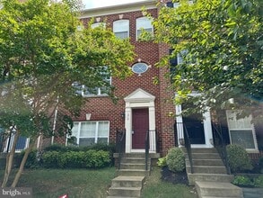Building Photo - 1310 Saunders Dr