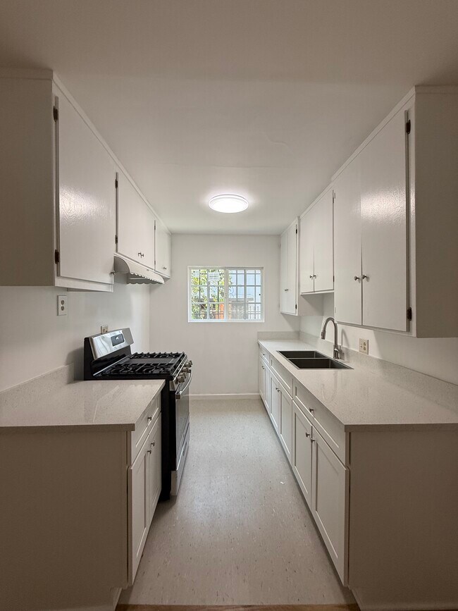 Foto del edificio - 453 N Oxford Ave