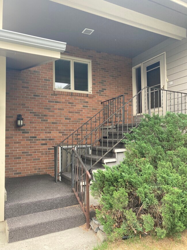 Front Exterior Entry - 506 N 15th Ave