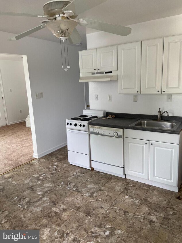 Foto principal - 1026 W Browning Rd