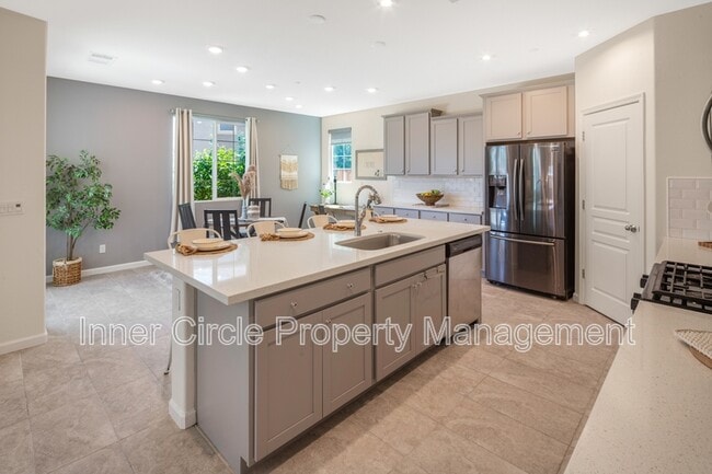 Foto del edificio - 5408 Mazant Loop