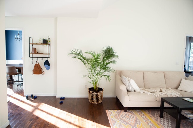 Foto del edificio - 7917 Hamilton Mill Dr