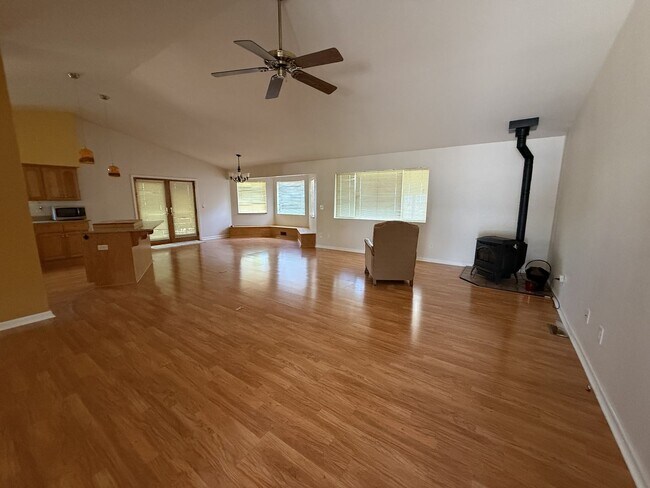Foto del edificio - 3671 Sandstone Dr