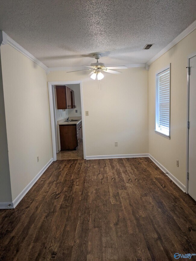 Building Photo - 14021 SW Wyandotte Dr