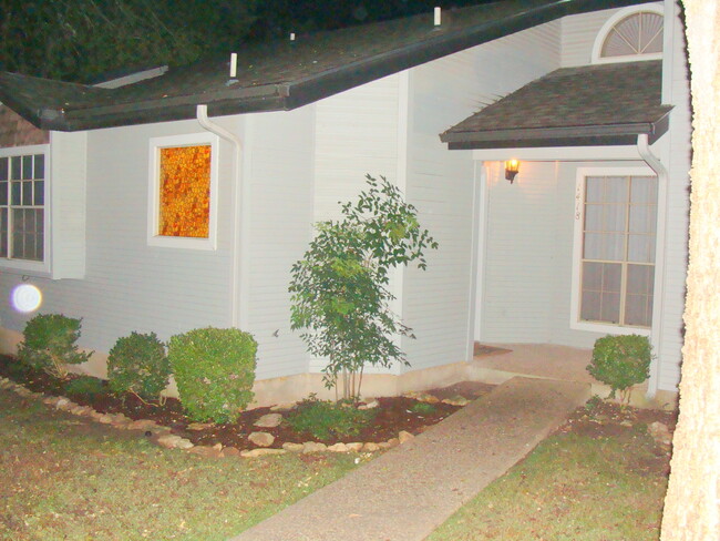 Building Photo - 1418 Andra Ln