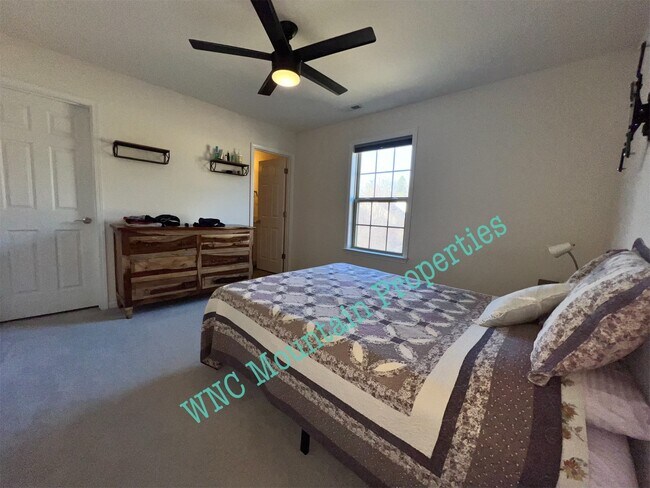 Building Photo - 8 Ringed Teal Ct